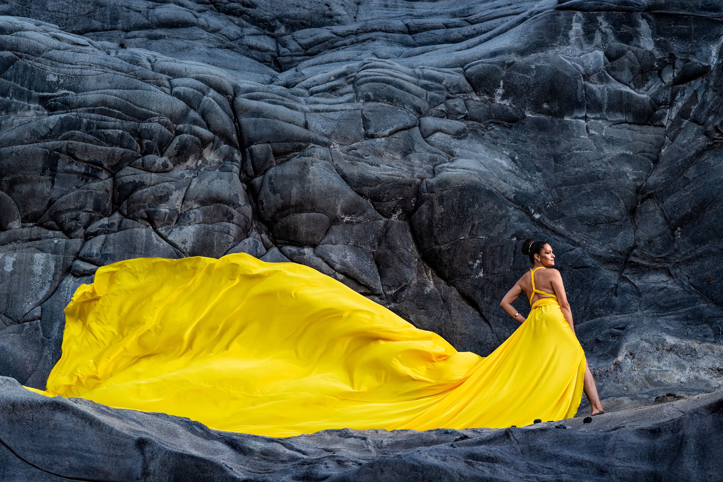 JORGE VILAR fotógrafo - Canary Flying Dress - yellow dress