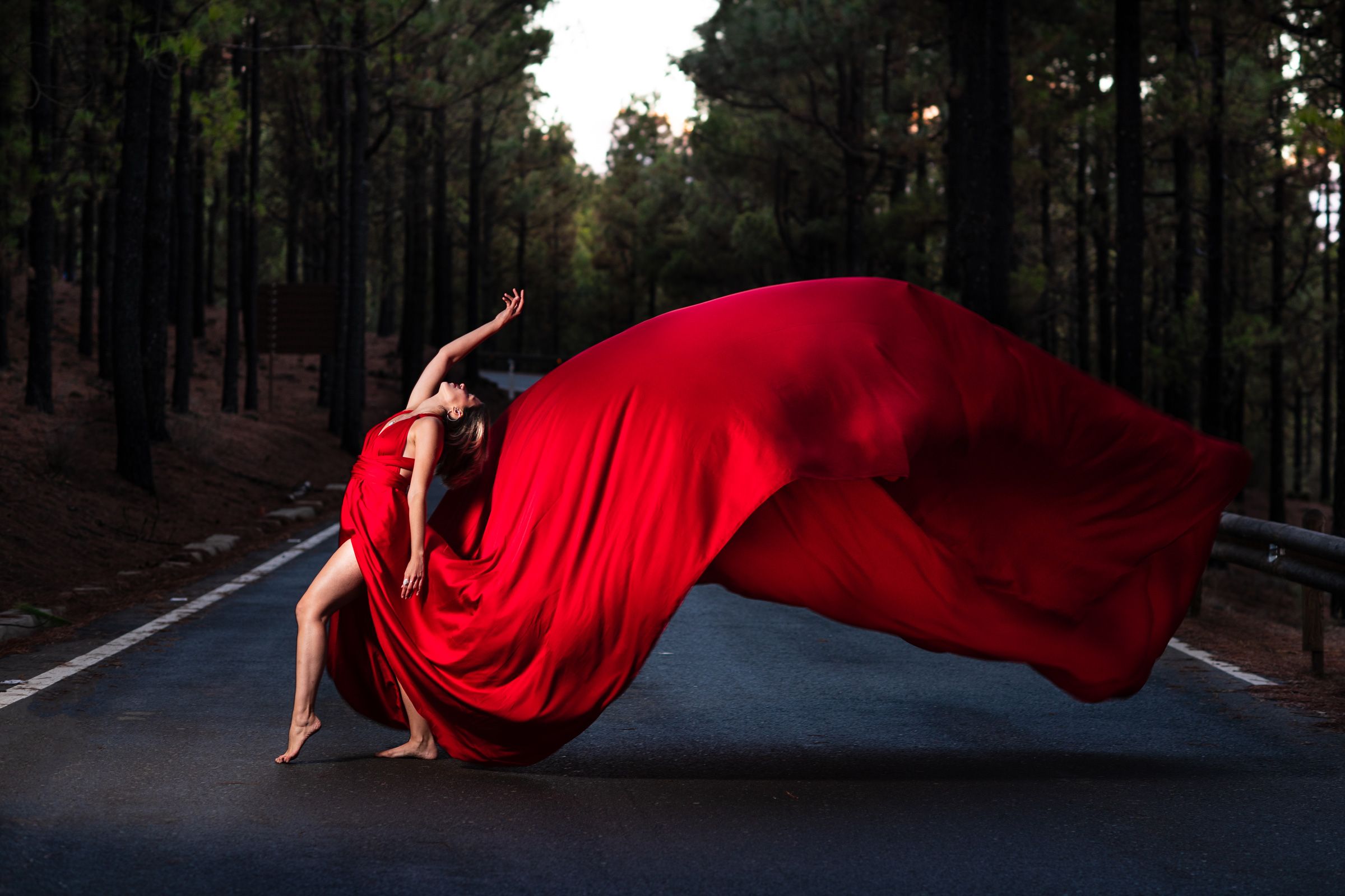JORGE VILAR fotógrafo - Canary Flying Dress - red dress